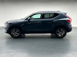 Vehicle image VOLVO XC40 2.0 B4 MH Plus Dark