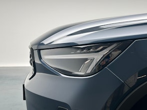 Vehicle image VOLVO XC40 2.0 B4 MH Plus Dark