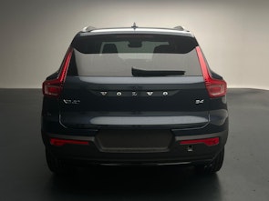 Vehicle image VOLVO XC40 2.0 B4 MH Plus Dark