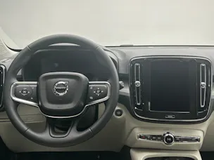 Volvo XC40 2.0 B4 MH Plus Dark