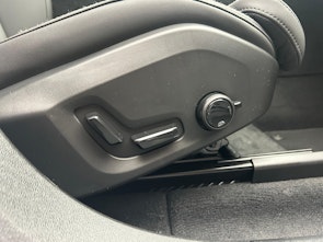 Vehicle image VOLVO XC60 2.0 B5 MH Plus Dark AWD