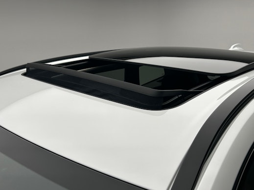 VOLVO XC60 2.0 B5 MH Plus Dark AWD 3