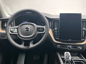 Vehicle image VOLVO XC60 2.0 T6 TE Ultra Dark eAWD