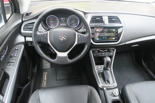 Vehicle image 4