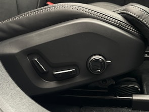 Vehicle image VOLVO XC60 2.0 T6 TE Black Edition eAWD