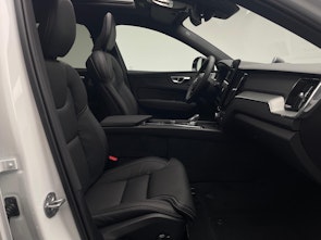 Vehicle image VOLVO XC60 2.0 T6 TE Black Edition eAWD