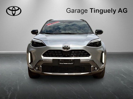 First vehicle image
