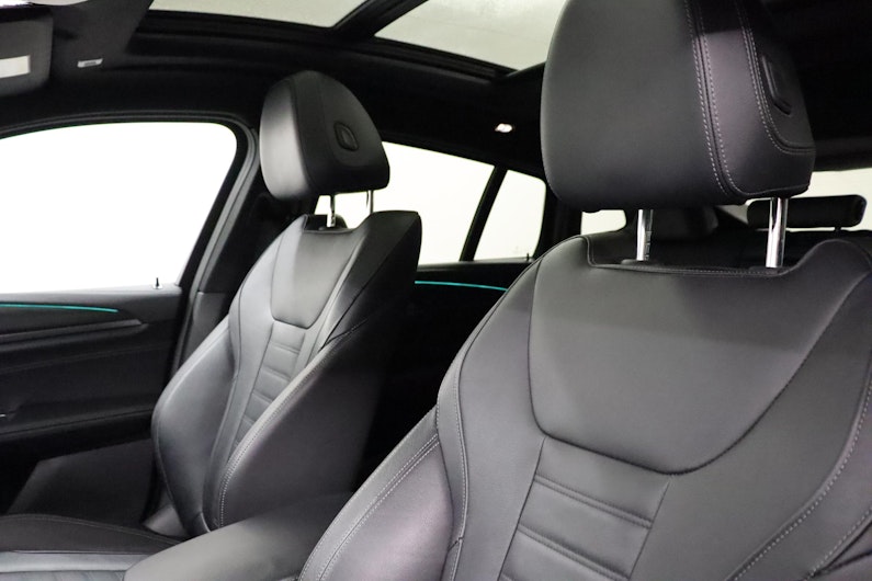 Vehicle image BMW X4