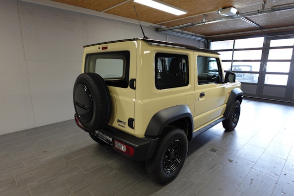 Vehicle image 7