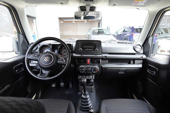Vehicle image 18