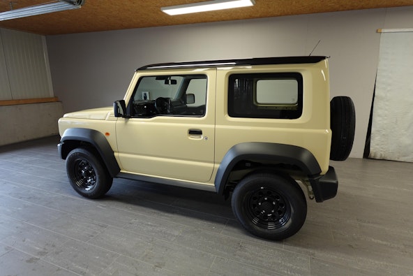 Vehicle image 11