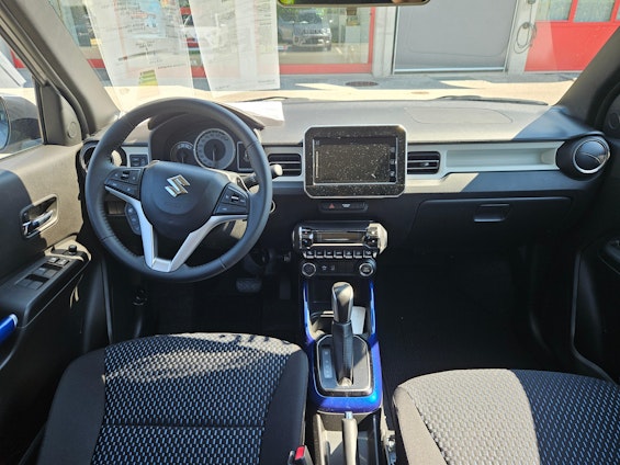 Vehicle image 6