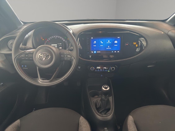 Vehicle image 3
