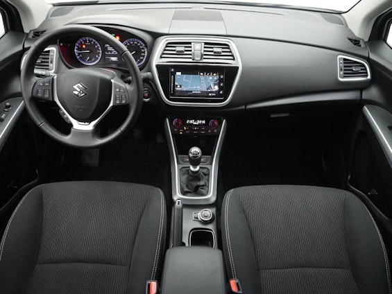 Vehicle image 9