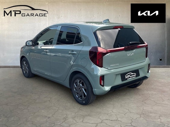 Vehicle image 6 Vehicle image 6