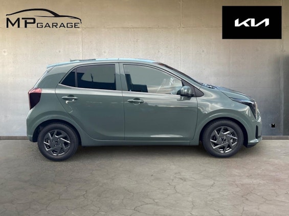 Vehicle image 3 Vehicle image 3