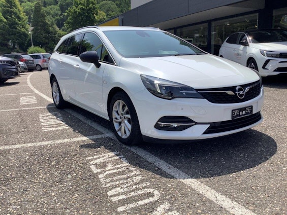 First vehicle image