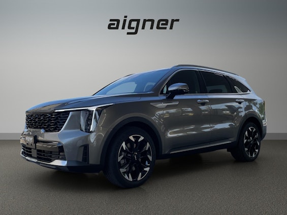 First vehicle image