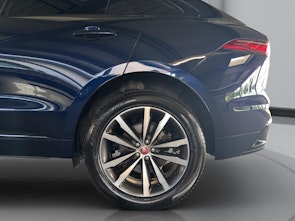 Vehicle image JAGUAR F-Pace 2.0 I4 250 R-Dynamic SE AWD