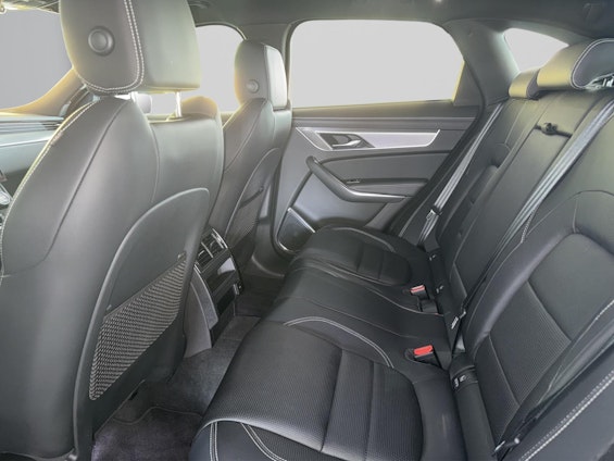 Vehicle image 17 Vehicle image 17