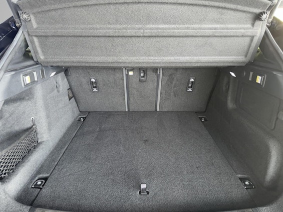 Vehicle image 14 Vehicle image 14