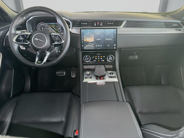 Vehicle image JAGUAR F-PACE