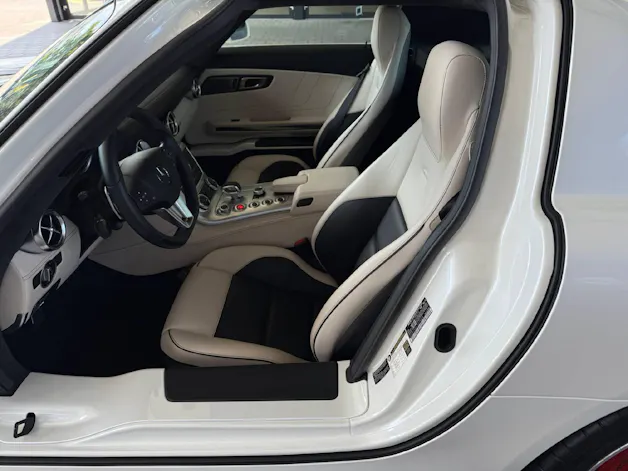 Mercedes-Benz SLS AMG Coupé