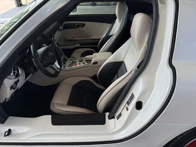 Mercedes-Benz SLS AMG Coupé