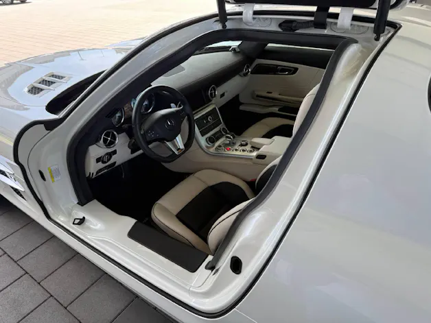 Mercedes-Benz SLS AMG Coupé