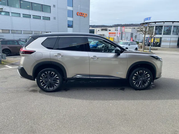 Nissan X-Trail 1.5 VC-T e-Power 4WD 7 Sitze Tekna