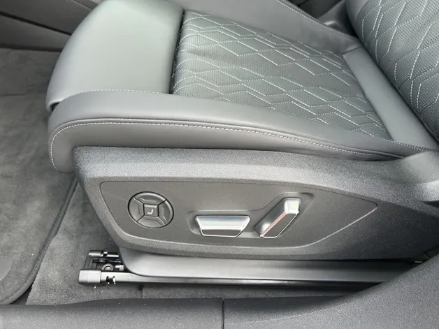 Audi A6 Avant e-tron quattro