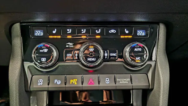 Škoda Karoq 1.5 TSI Selection DSG