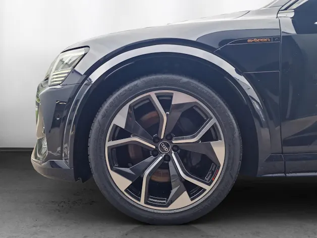 Audi e-tron S quattro