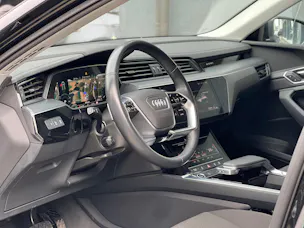Audi Q8 55 e-tron advanced quattro
