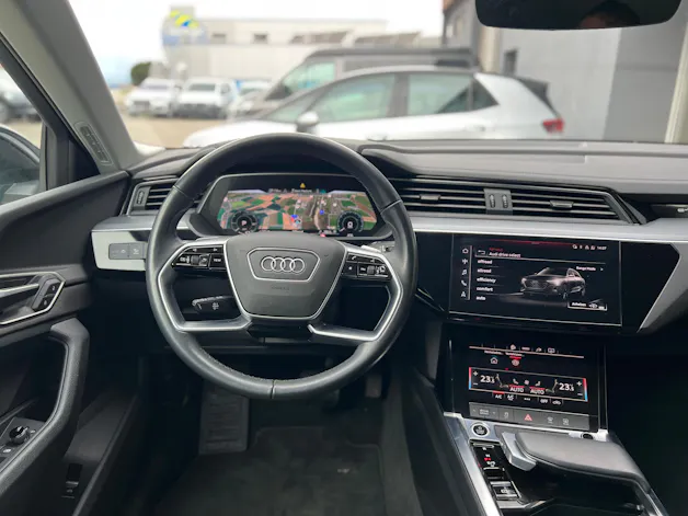 Audi Q8 55 e-tron advanced quattro