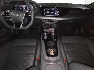 AUDI e-tron GT quattro