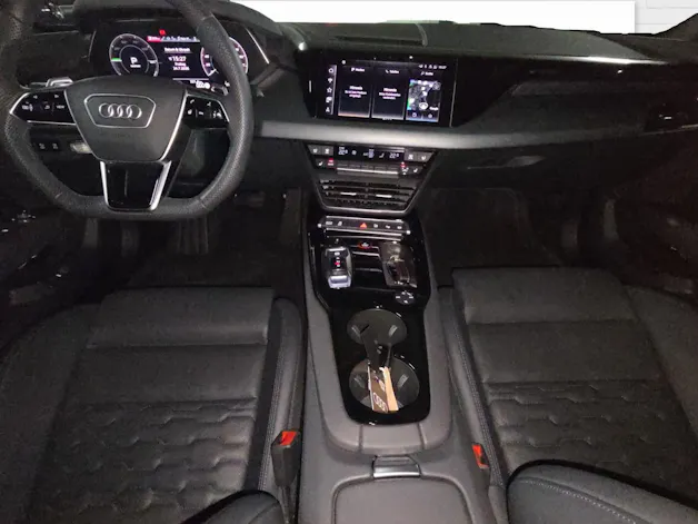 AUDI e-tron GT quattro