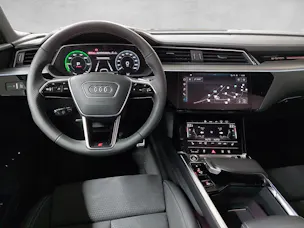 Audi Q8 50 e-tron S line quattro