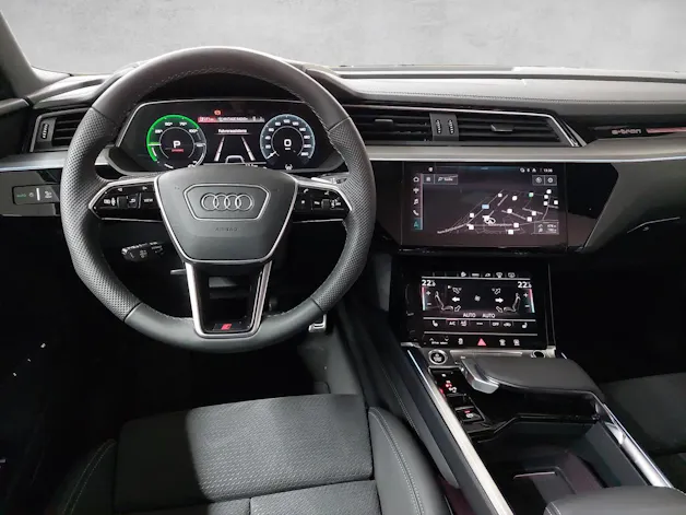 Audi Q8 50 e-tron S line quattro