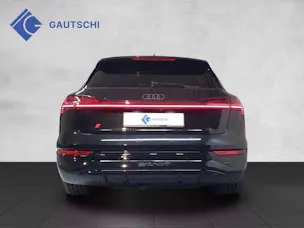 Audi Q8 50 e-tron S line quattro