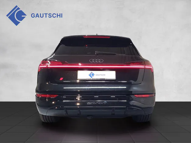 Audi Q8 50 e-tron S line quattro