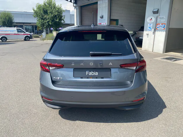 Škoda Fabia 1.0 TSI Selection DSG Küng Edition