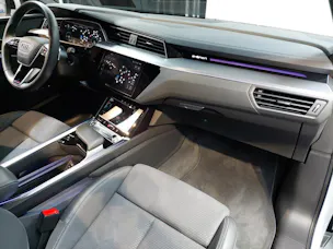 Audi Q8 Sportback 50 e-tron S line quattro