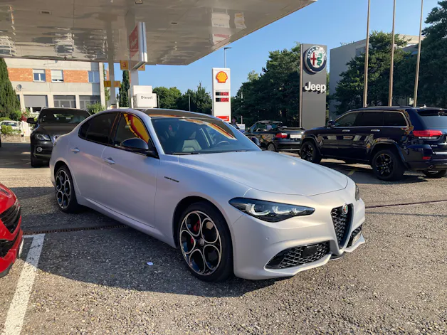 Alfa Romeo Giulia 2.0 Competizione Pack Sky Q4 AT8