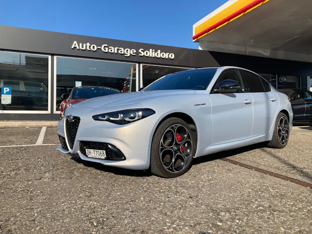 Alfa Romeo Giulia 2.0 Competizione Pack Sky Q4 AT8