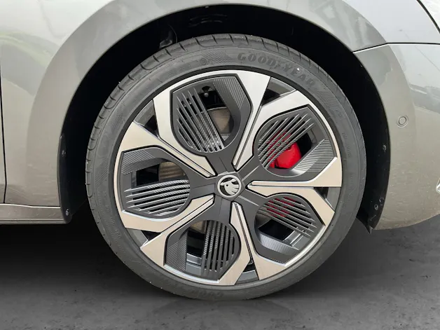 Škoda Octavia Combi 2.0 TSI DSG RS