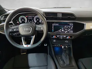 Audi Q3 45 TFSI e S line S-tronic