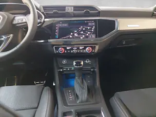 Audi Q3 45 TFSI e S line S-tronic