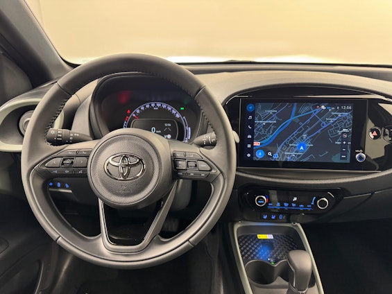 Vehicle image 7