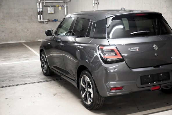 Vehicle image 12